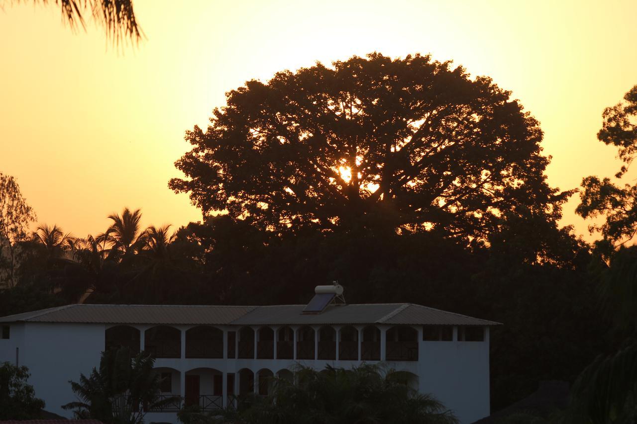 Casa Motel Ziguinchor Exterior foto